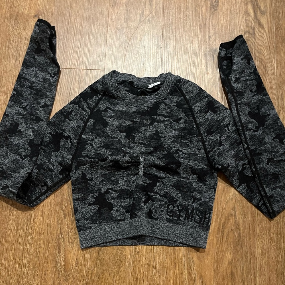 GymShark Long Sleeve Crop Top